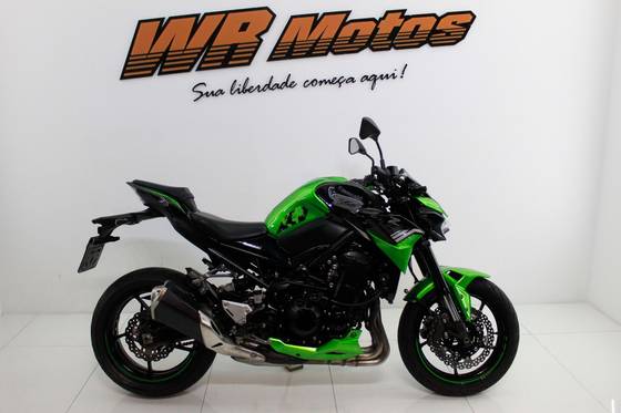 KAWASAKI Z900 